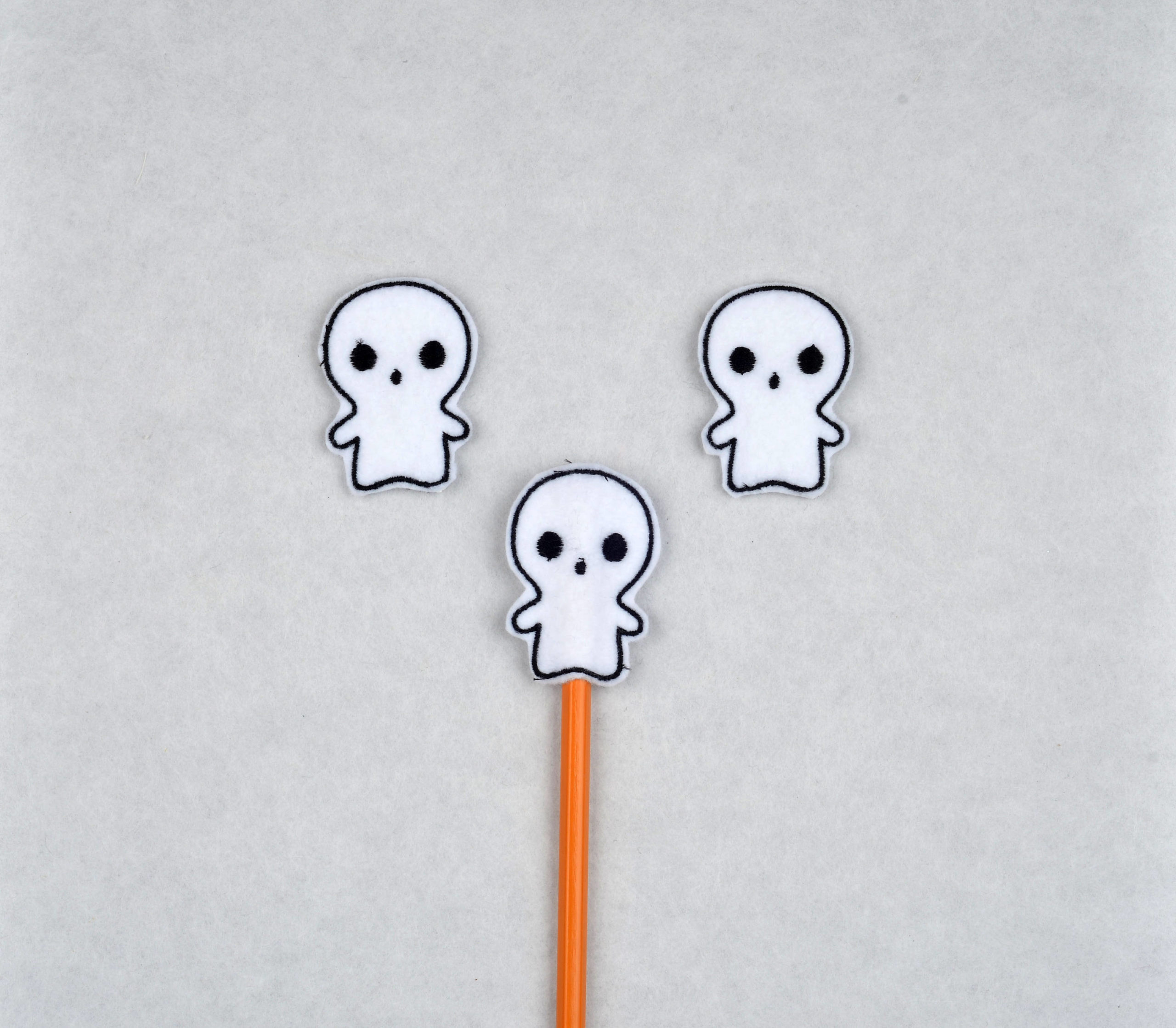 Chibi Ghost feltie pencil topper ITH machine embroidery design