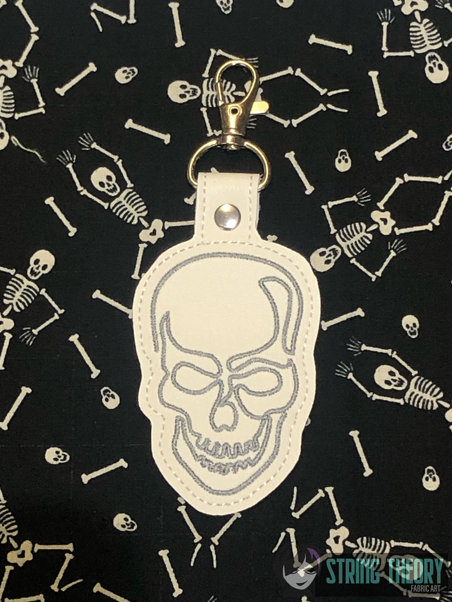 Continuous Line Skull fob ITH machine embroidery design