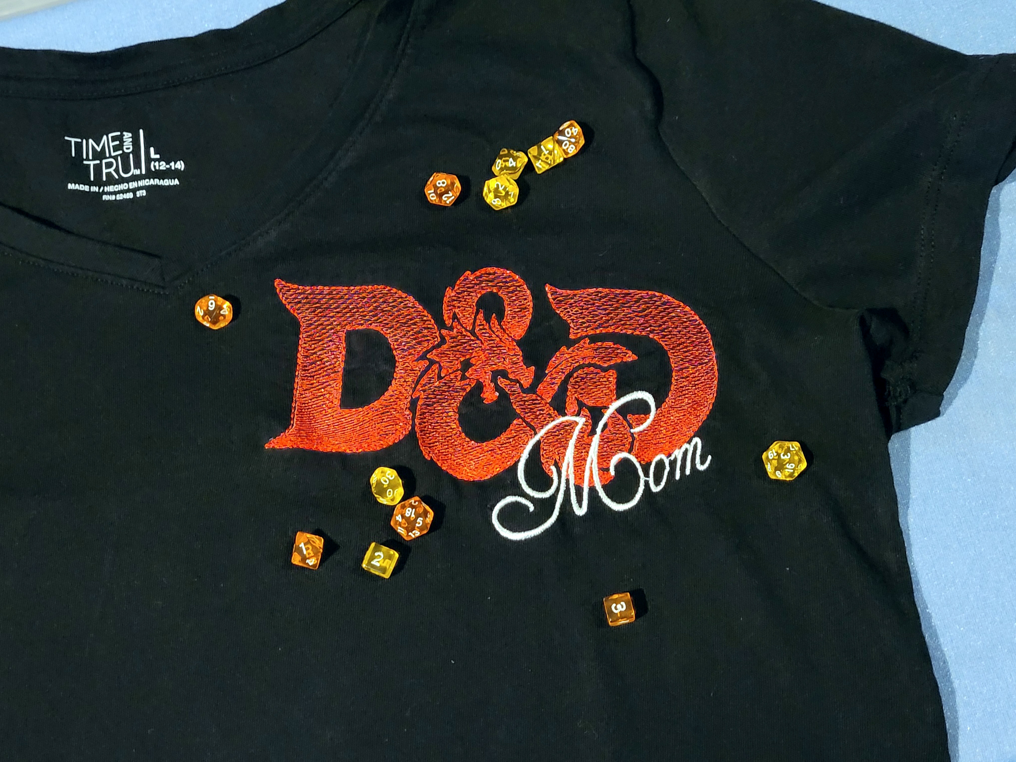 D&D Mom machine embroidery design