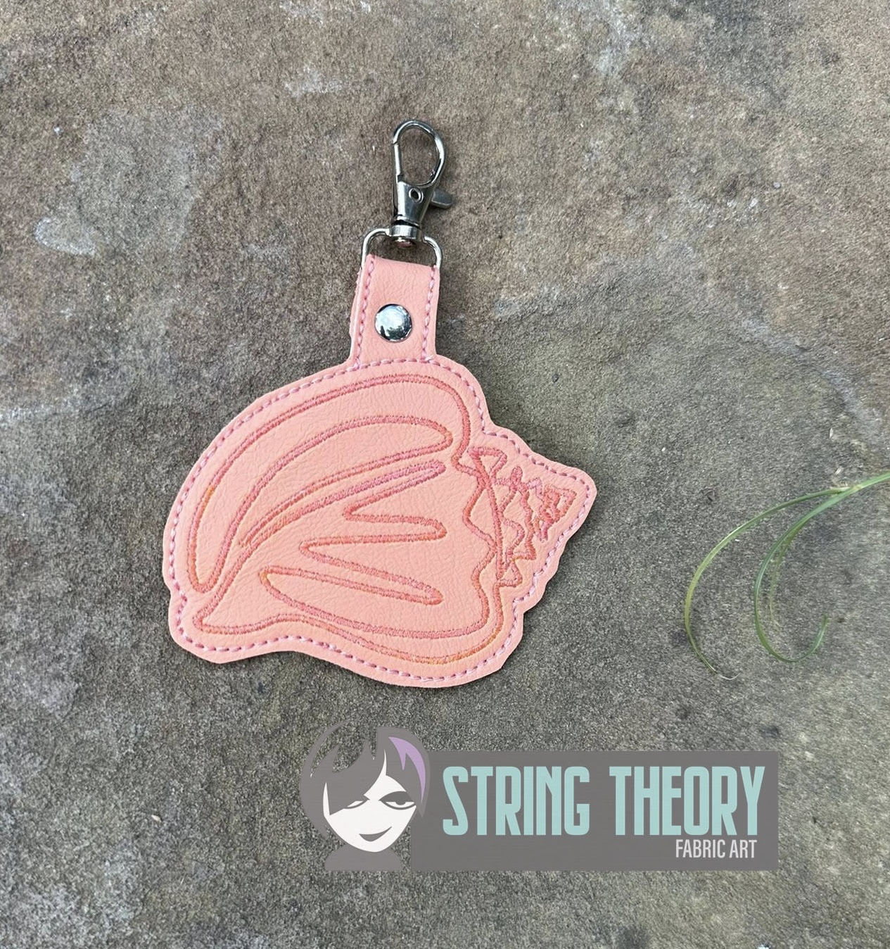 Continuous Line Conch fob ITH machine embroidery design