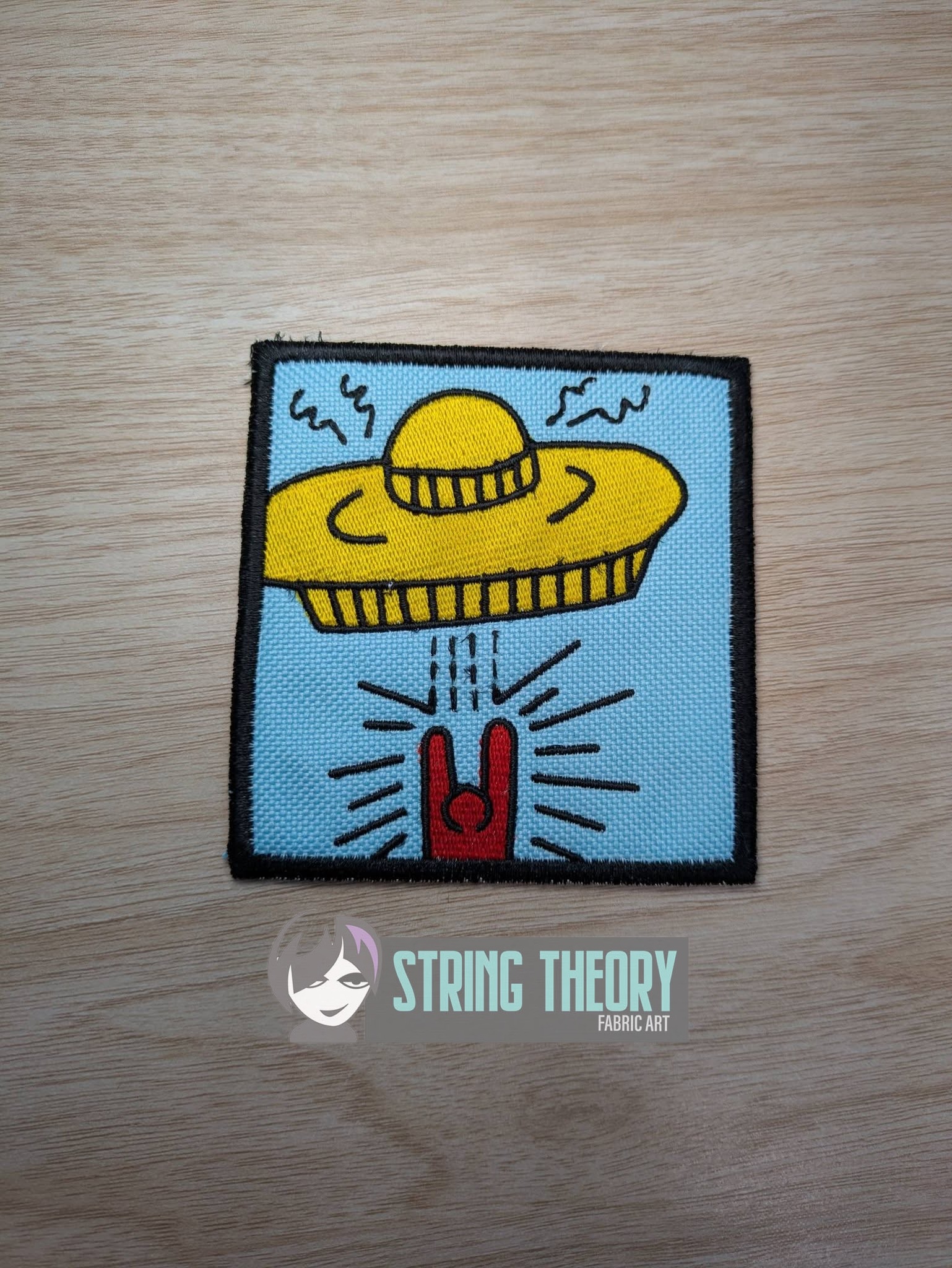 Keith Haring UFO Pop Art Graffiti fob, patch ITH machine embroidery design