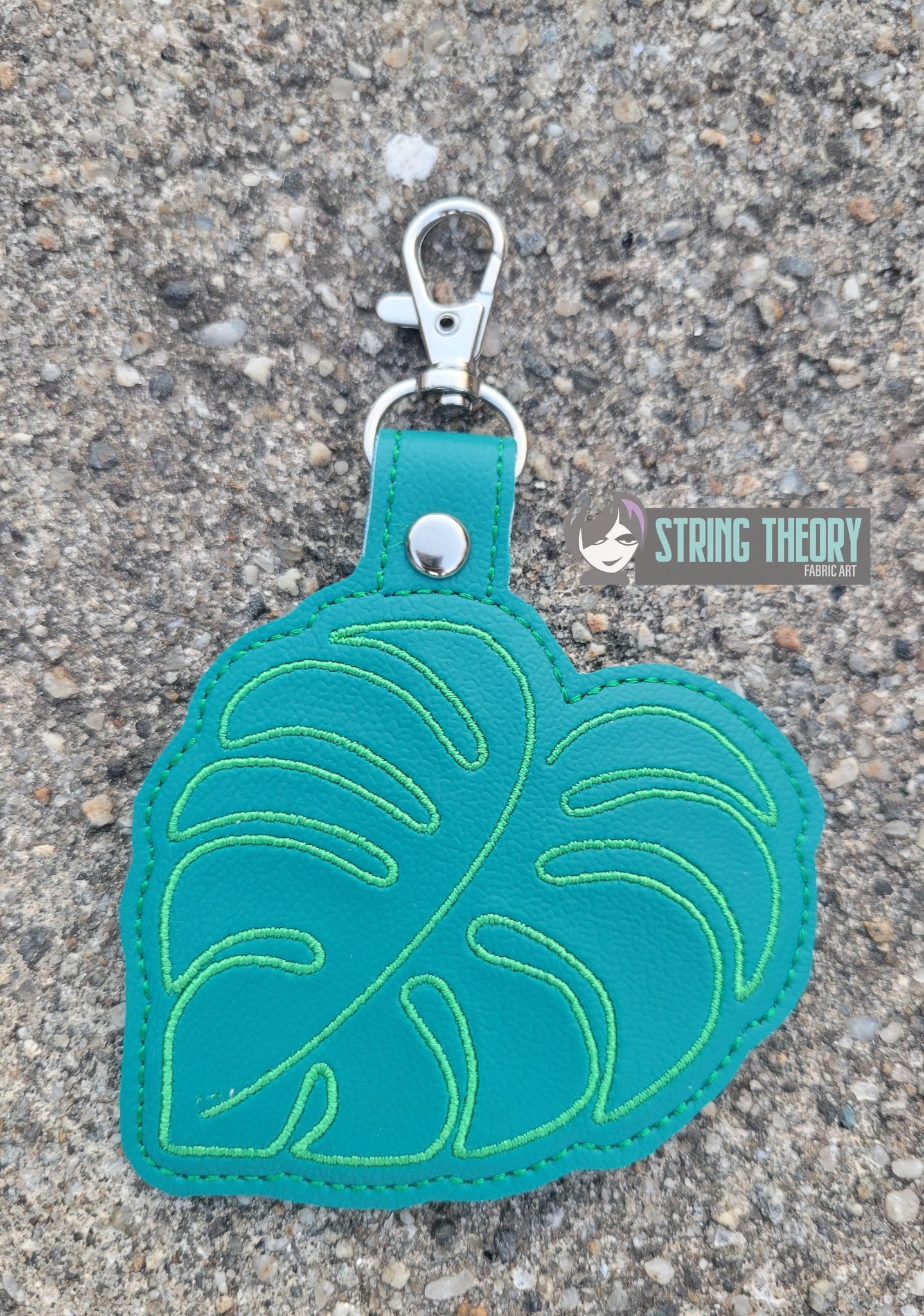 Continuous Line Monstra Leaf Fob ITH in the hoop fob Digital Download for Machine Embroidery Pattern, Design (4×4 Hoop) - Image 2